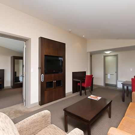 Copthorne Hotel & Resort Lakefront Queenstown Bagian luar foto