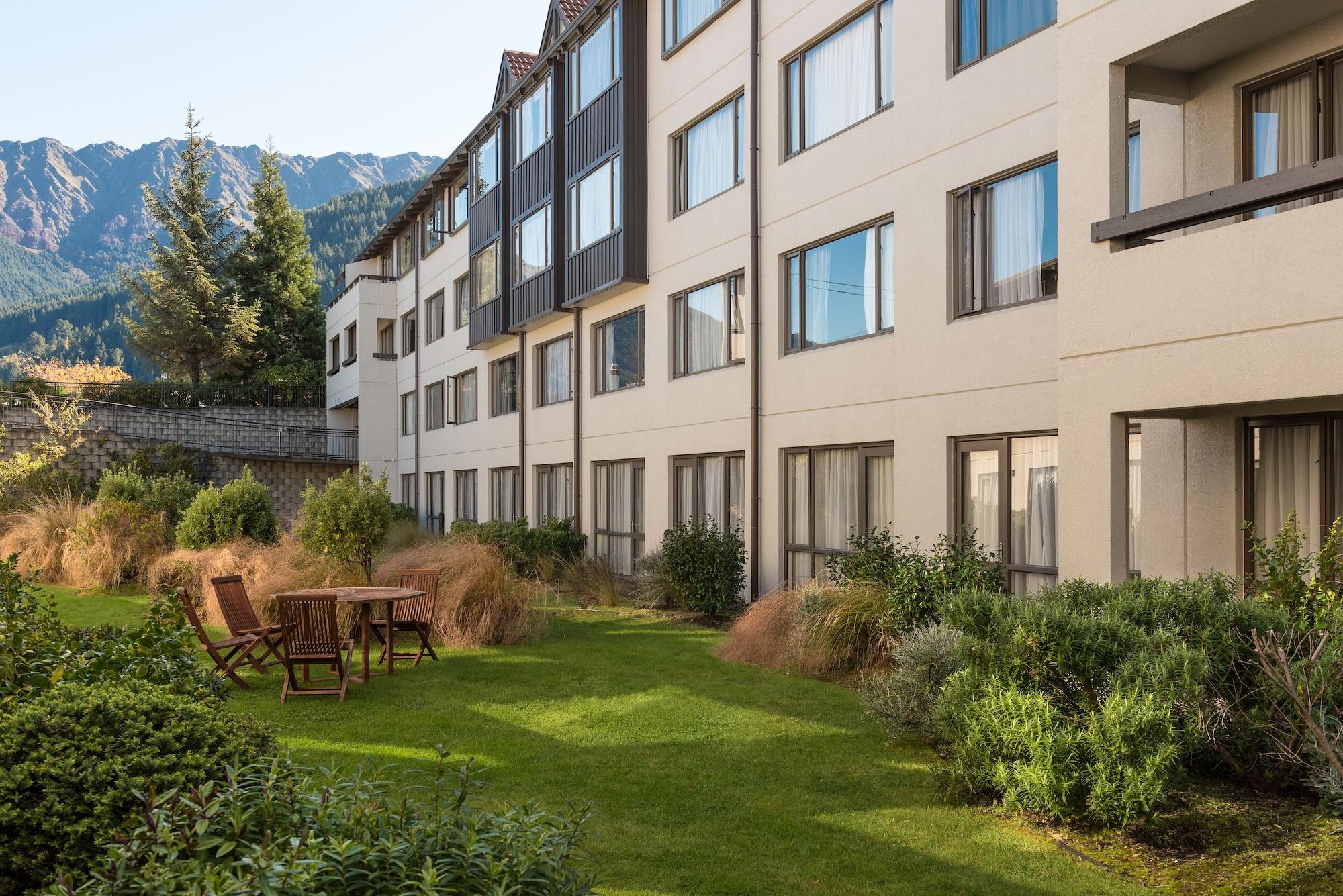 Copthorne Hotel & Resort Lakefront Queenstown Bagian luar foto