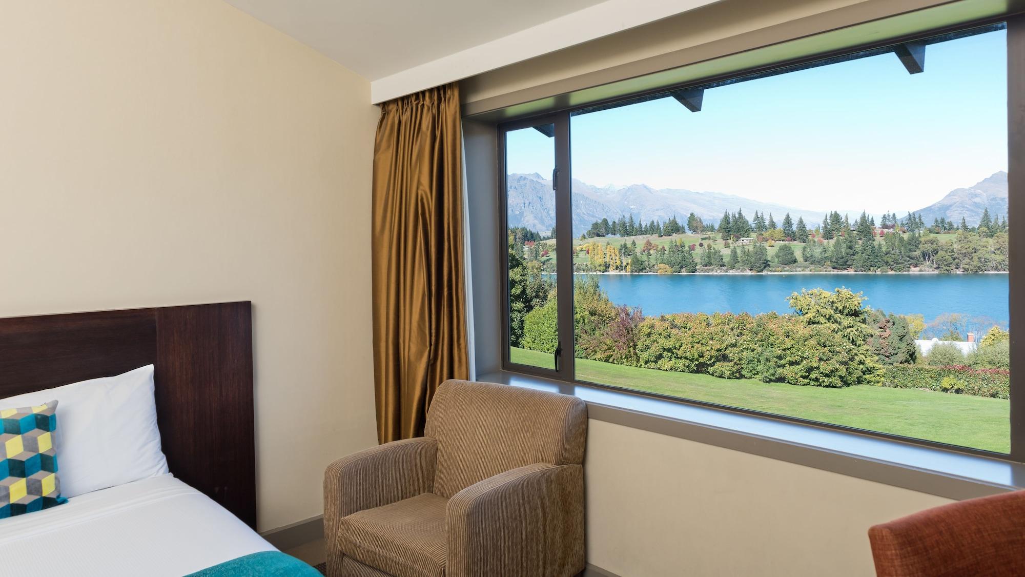 Copthorne Hotel & Resort Lakefront Queenstown Bagian luar foto