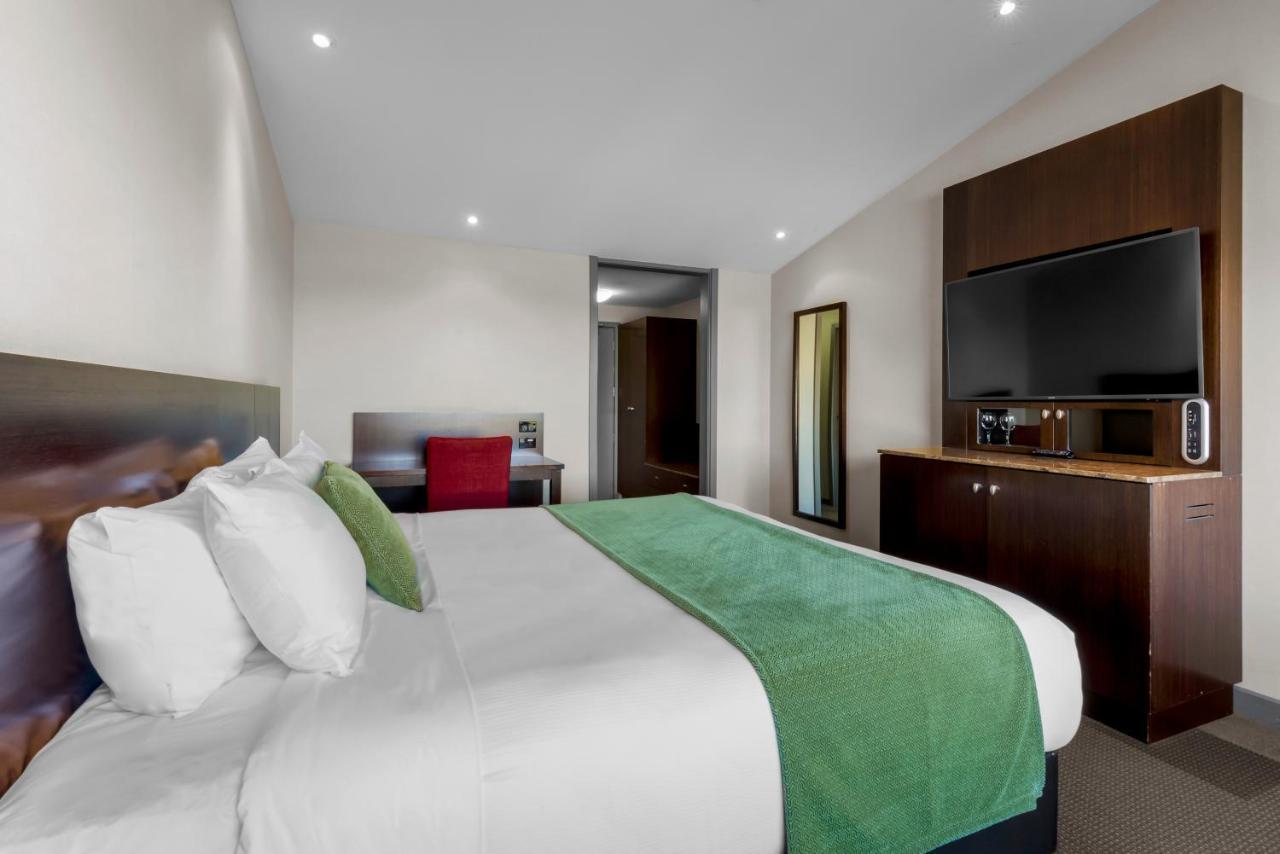 Copthorne Hotel & Resort Lakefront Queenstown Bagian luar foto