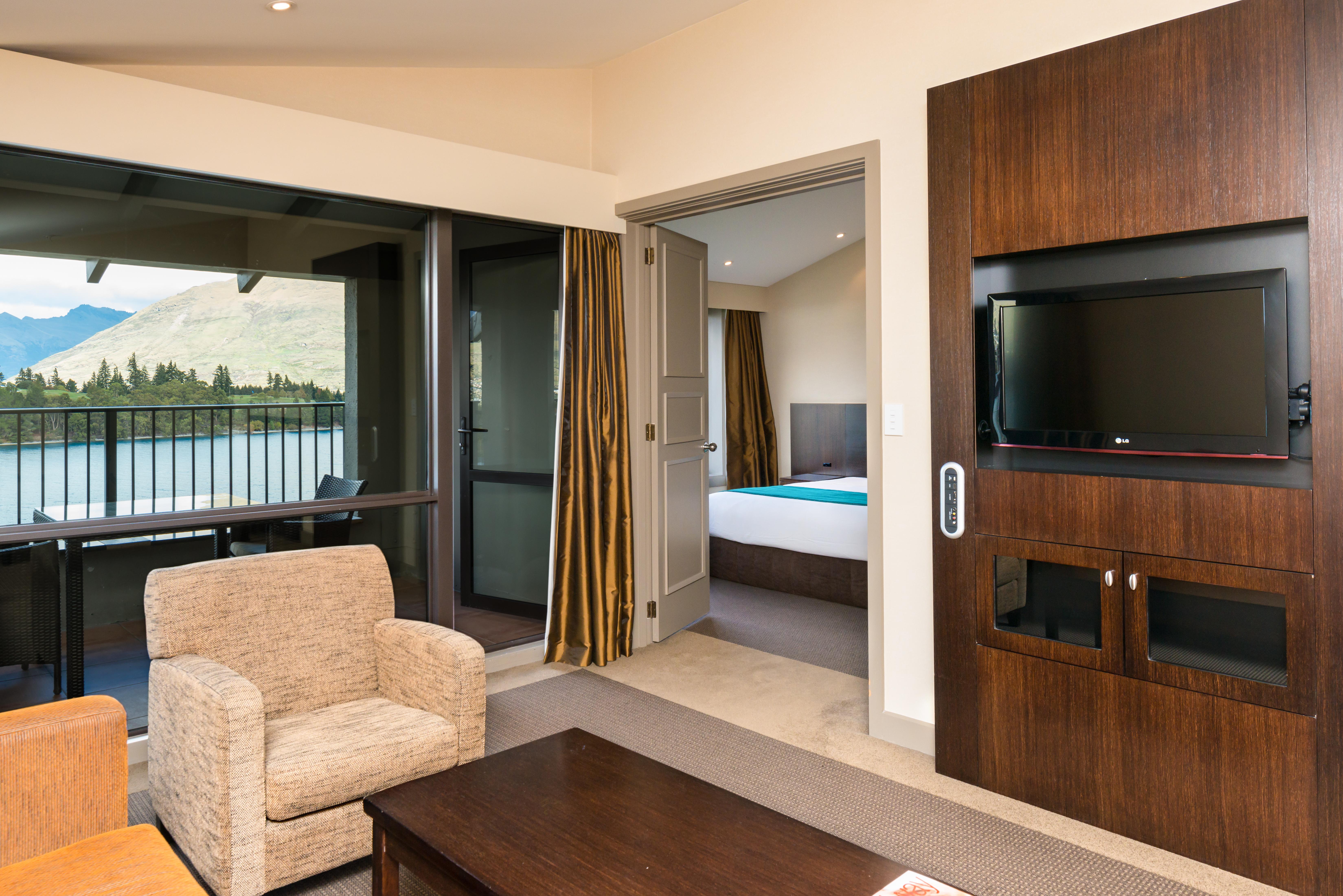 Copthorne Hotel & Resort Lakefront Queenstown Bagian luar foto