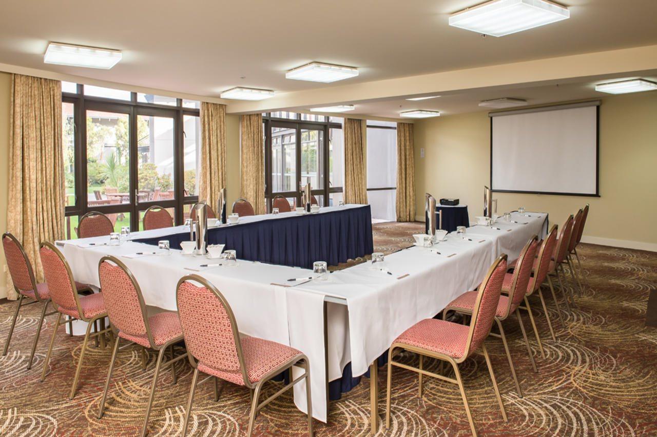 Copthorne Hotel & Resort Lakefront Queenstown Bagian luar foto