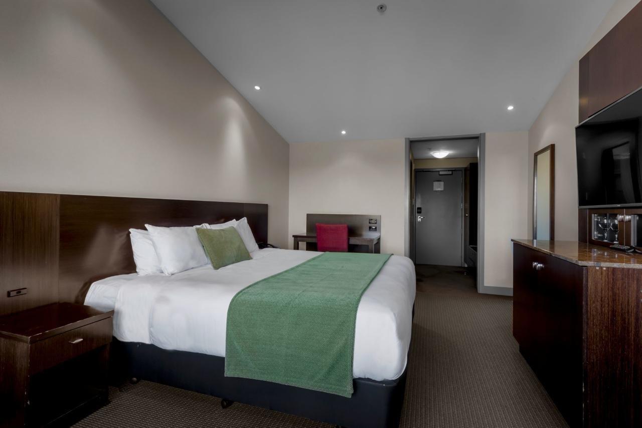 Copthorne Hotel & Resort Lakefront Queenstown Bagian luar foto