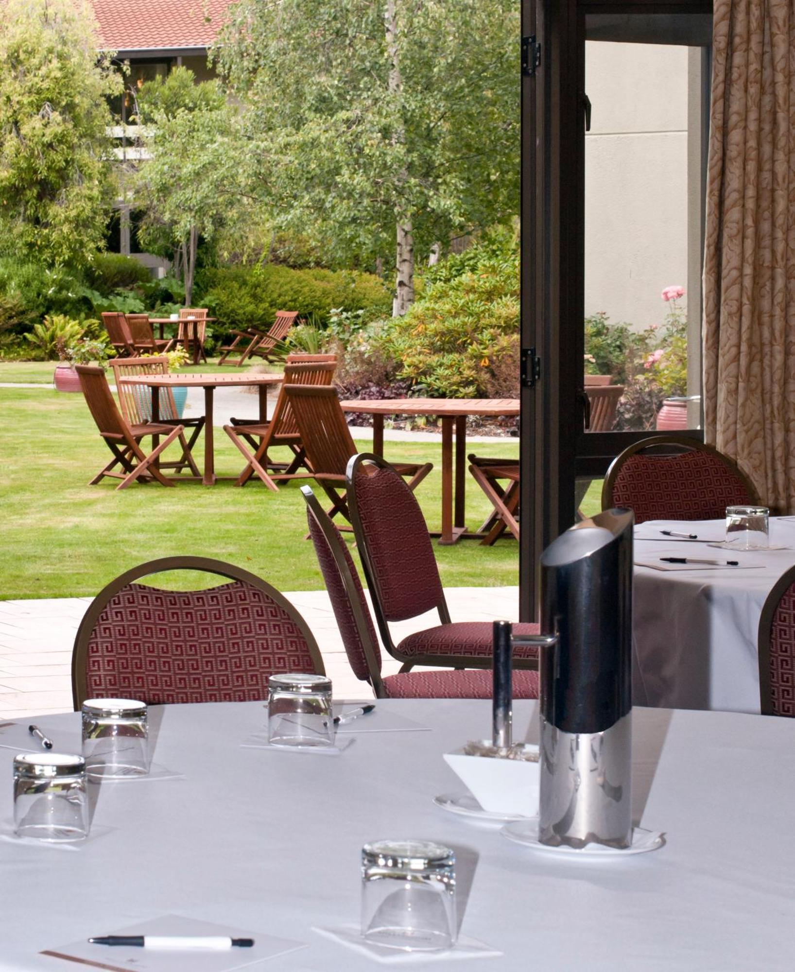 Copthorne Hotel & Resort Lakefront Queenstown Bagian luar foto