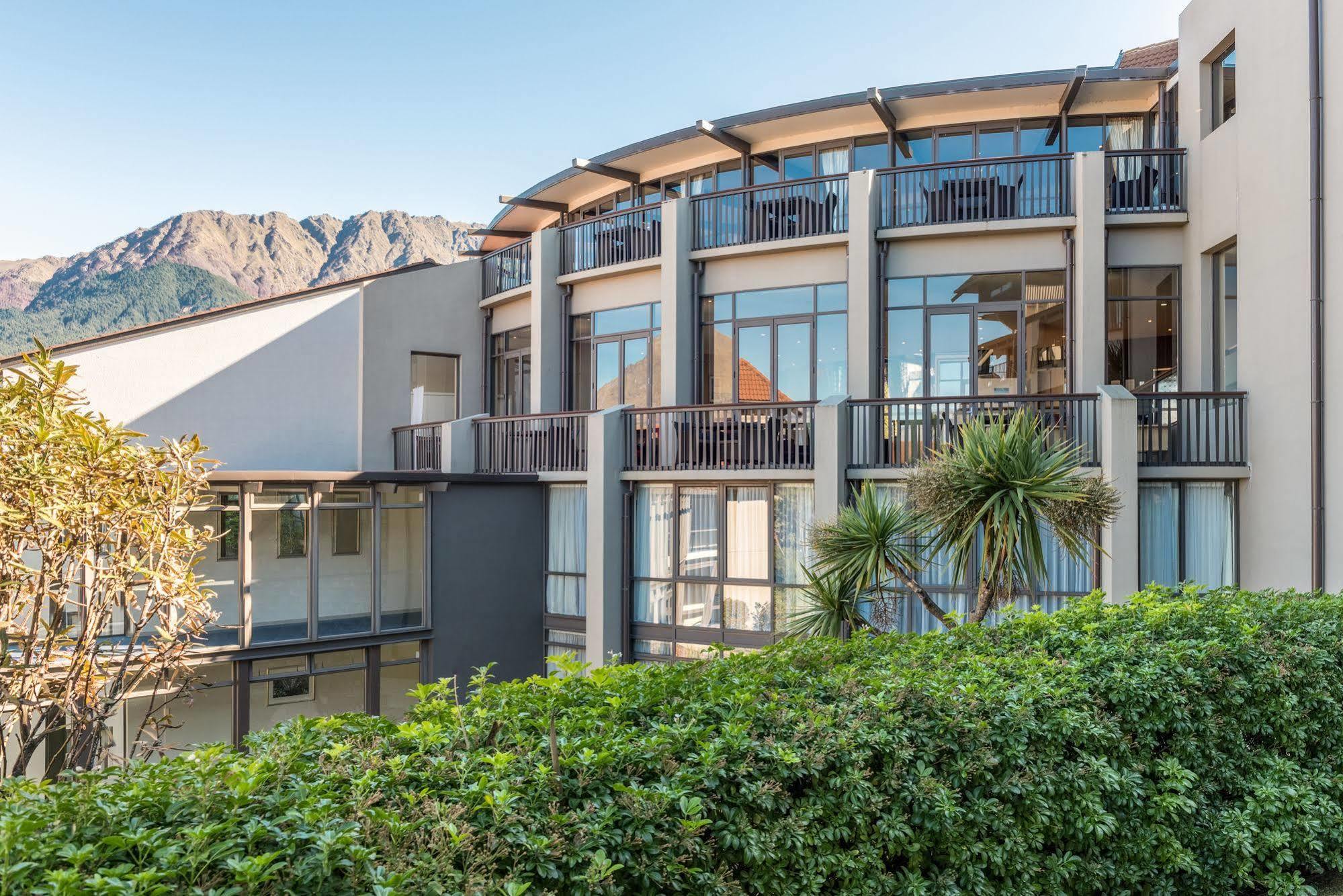 Copthorne Hotel & Resort Lakefront Queenstown Bagian luar foto